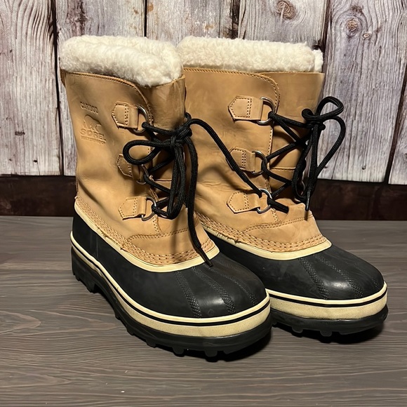 Sorel Caribou boots - Picture 1 of 3